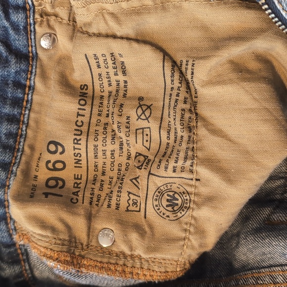 Gap Distressed Sexy Boyfriend Jeans - Picture 3 of 6